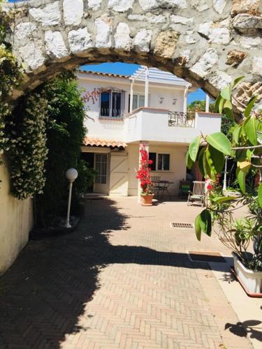 Sea view front beach apartment deluxe
