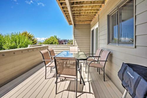 Chic Coos Bay Home with Pacific Ocean Views!