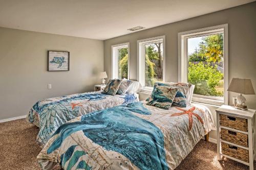 Chic Coos Bay Home with Pacific Ocean Views!