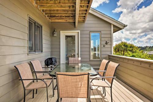 Chic Coos Bay Home with Pacific Ocean Views!