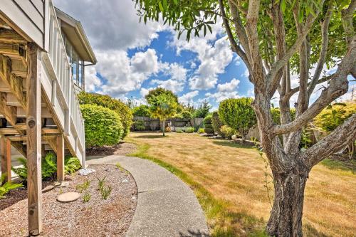 Chic Coos Bay Home with Pacific Ocean Views!