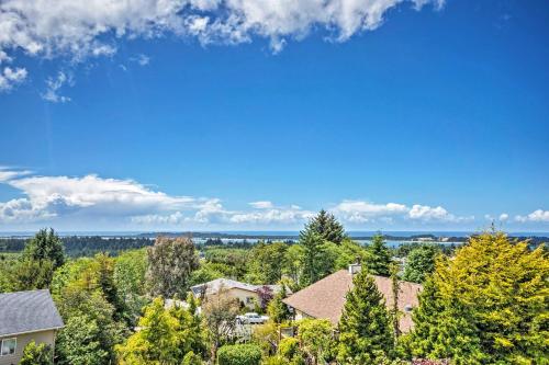 Chic Coos Bay Home with Pacific Ocean Views!