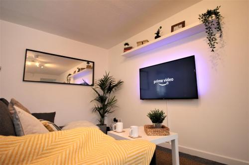Thesiger Court Apartments - Free Private Parking - by Property Promise 3
