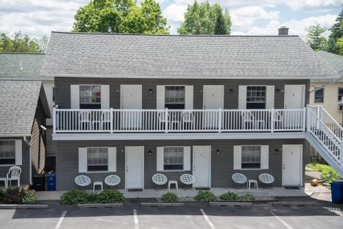 Americas Best Value Inn & Suites Lake George - image 10