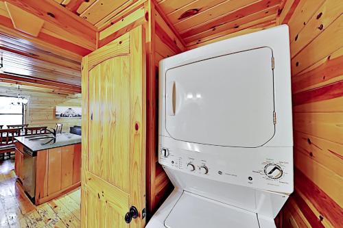 2 Separate Cabins - Private Hot Tubs - Pools cabin - image 3