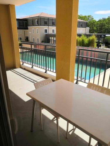 Swimming pool, Appartement T2 - Golf de Fontcaude - Residence Cote Green a Juvignac 34990 in Fontcaude