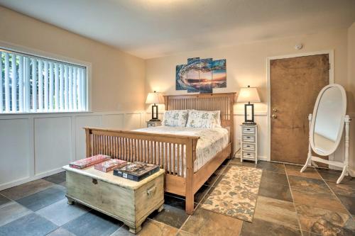 Brookings Vacation Rental Studio - Walk to Town!