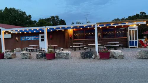 Huron Sands Motel and Restaurant