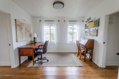 Hummingbird Estate Hummingbird Estate