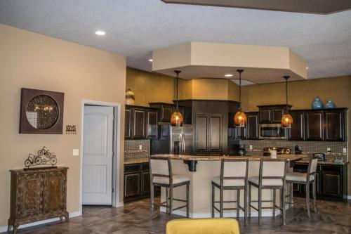 4 Bedroom home in Mesquite #397 - image 7