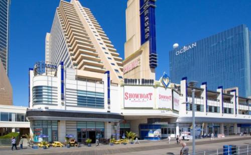 2BR 3BA Condo right between Hard Rock and Ocean Casino