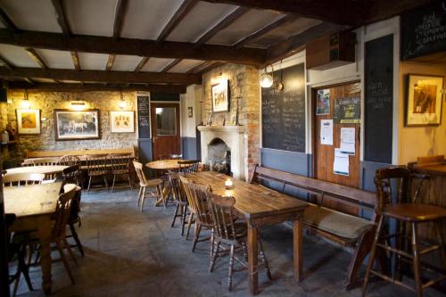 Manor House Inn - image 4