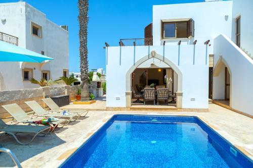 Villa with Private Pool image 8