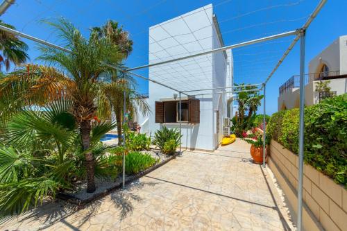 Villa with Private Pool image 1