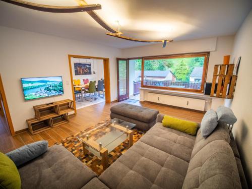 Rheintal-Ferien - 90 qm Ferienwohnung mit Wine & Style - Dein Urlaub am Rhein 7.9km von Mühlenstraße entfernt