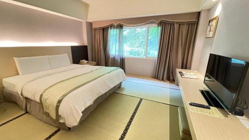 Hoya Hot Springs Resort & Spa