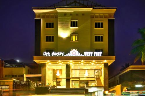 Capital O 6593 West Fort Hotel - Doddabale