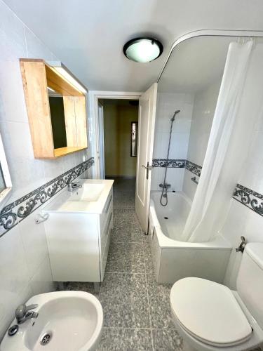 One-Bedroom Apartment image 10