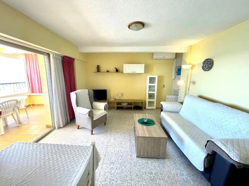 One-Bedroom Apartment image 5