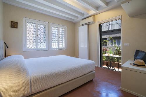 Three-Bedroom Apartment image 7