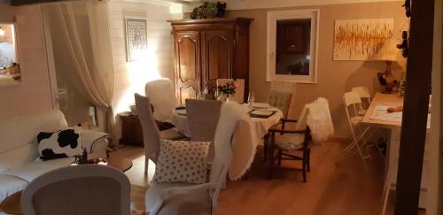 Iekārtas, Le CHALET FLEURI in Colleville-Montgomery
