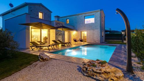 Villa with Private Pool image 1