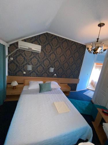 1 double bed