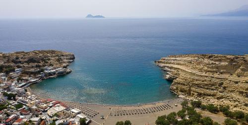 Calypso Hotel - image 10