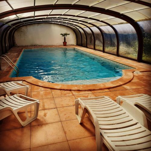Piscina, Saint-Eusèbe Mansion - Hôtel Particulier St-Eusèbe (Saint-Eusebe Mansion - Hotel Particulier St-Eusebe) in Auxerre