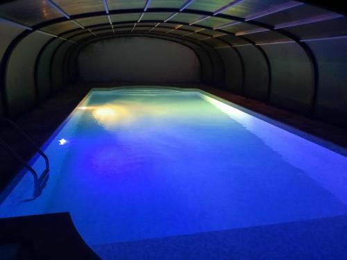 Piscina, Saint-Eusèbe Mansion - Hôtel Particulier St-Eusèbe (Saint-Eusebe Mansion - Hotel Particulier St-Eusebe) in Auxerre