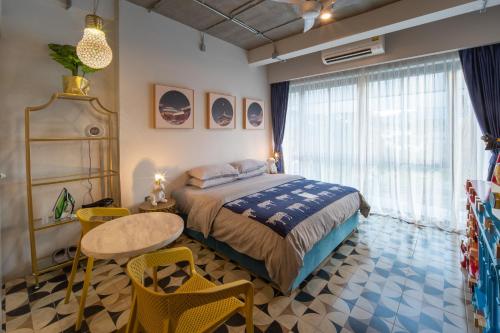 room detail thumbnail 1