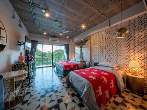 room detail thumbnail 0