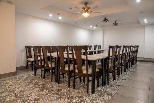 ห้องประชุม / บอลรูม, Sterling Marbella Dehradun in เดราดูน