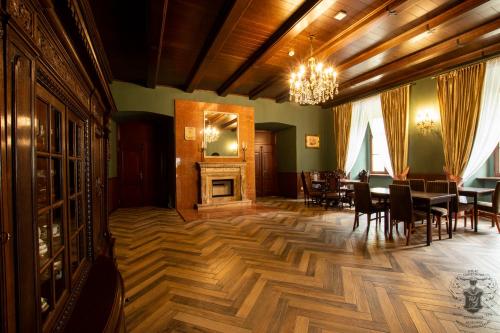 Létesítmények, Pałac Lubiechowa-Jelenia Góra- Riesengebirge (Palac Lubiechowa-Jelenia Gora- Riesengebirge) in Jelenia Góra
