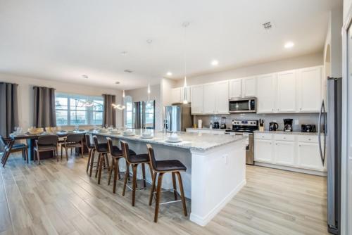 5 Star Mansion on Solterra Resort with First Class Amenities Orlando Mansion 2757 - image 8