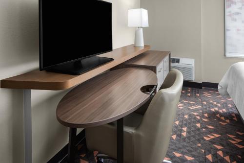 Holiday Inn Hasbrouck Heights-Meadowlands an IHG Hotel - image 11