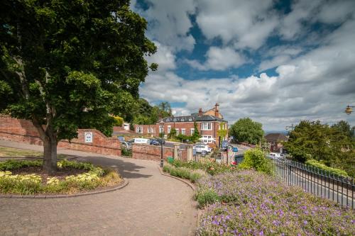 Photo - Mount Pleasant Hotel