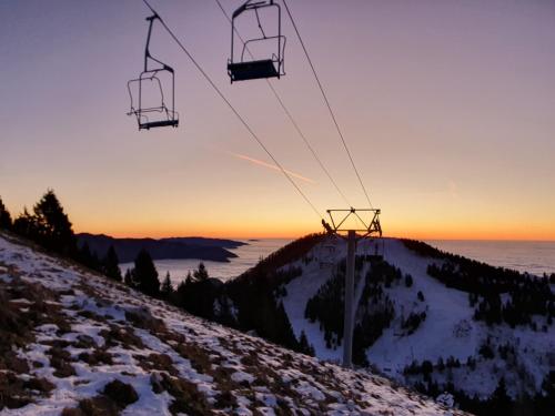 A környék, Hiša na Vrtu (Hisa na Vrtu) near Ljubljanai repülőtér