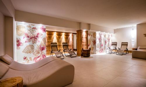 310657731 Hotel Antares