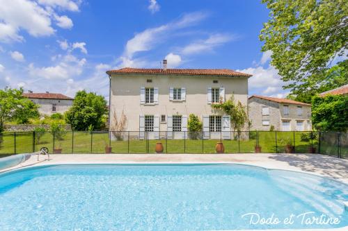 Picturesque 5 bedroom house with pool - Dodo et Tartine gîte à louer Léguillac-de-Cercles