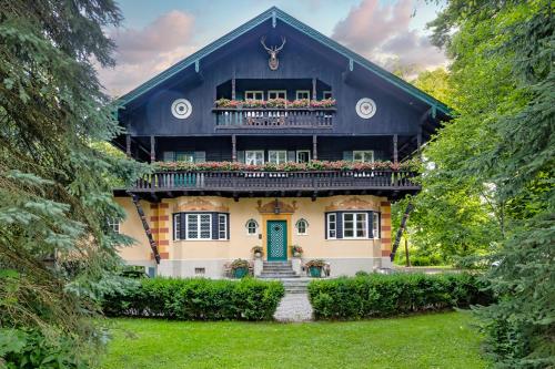 Villa Zollhaus Bed & Breakfast - Accommodation - Türkheim