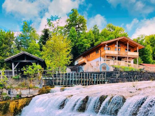 Ferienhaus zwischen Berg und Bach