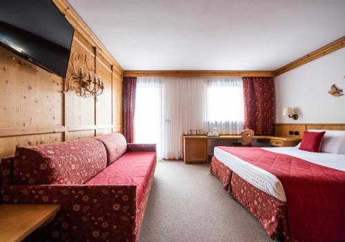 310662000 Hotel Antares