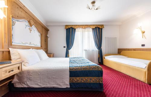 310663219 Hotel Antares