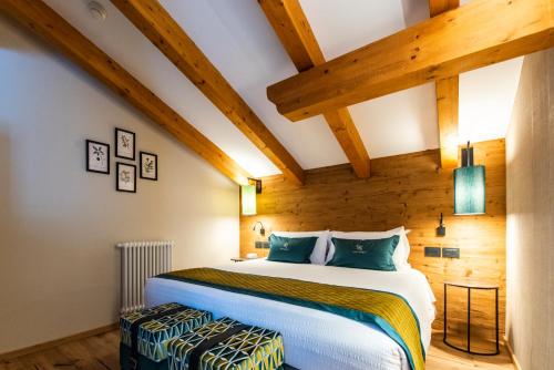 310663648 Hotel Antares