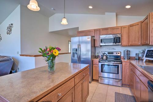 Coulee City Home with Mtn Views - Steps to Blue Lake - image 9