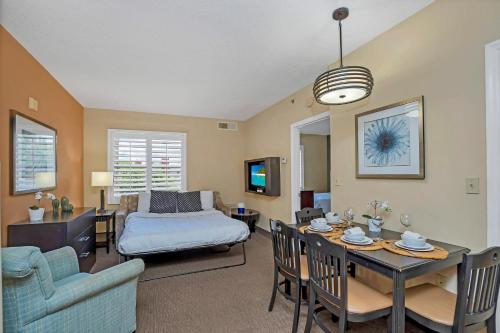 Near Disney- 1BR with Two Queen Beds - Pool and Hot Tub! - image 4