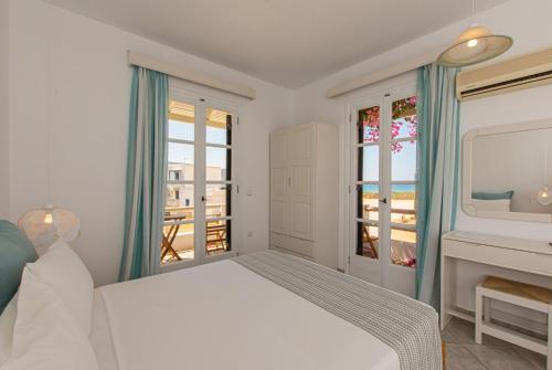 1 double bed, 1 twin bed