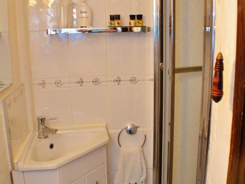 Church Villa B & B - image 2
