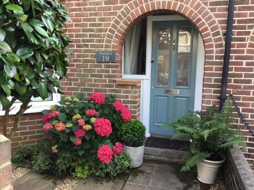 NUMBER 19 Chichester B&B - Accommodation - Chichester